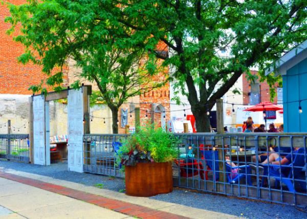 2022-07-10_228 E High St_The Alley on High Street, a Pop-up Beer Garden0001.JPG