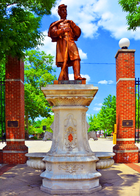 2022-07-10_333 E High St_Memorial to Veterans of the Civil War_G.A.R. (Grand Army of the Republic) Post No. 595 by Miss Annie Richards in Memory of Her Brother Mathias Edgar Richards-10001.JPG