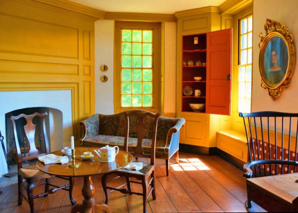 2022-07-23_Peter Wentz Homestead_Family Rm0001.JPG