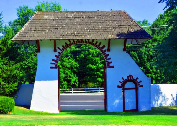 2022-07-23_Normandy Farmstead_DeKalb Rd Gate0001.JPG