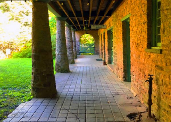 2022-07-30_Four Mills Nature Reserve_Four Mills Barn (1891)-30001.JPG