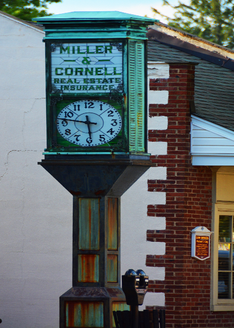 1764915260609198.jpg 2022-08-20_Miller & Cornell Insurance_Clock0001.JPG