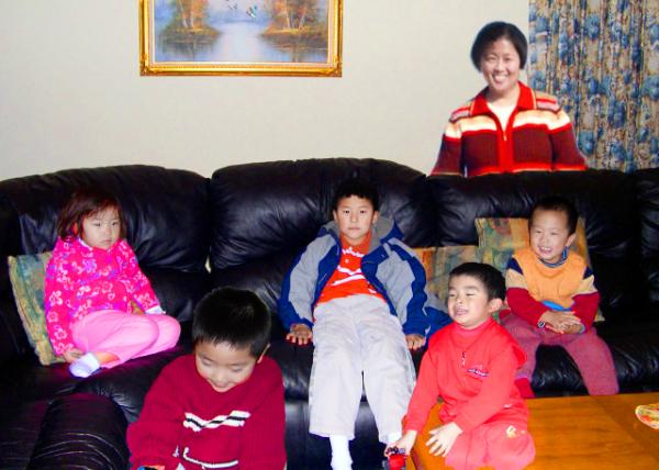 2005-12-25_Watch TV Together_M0001.JPG