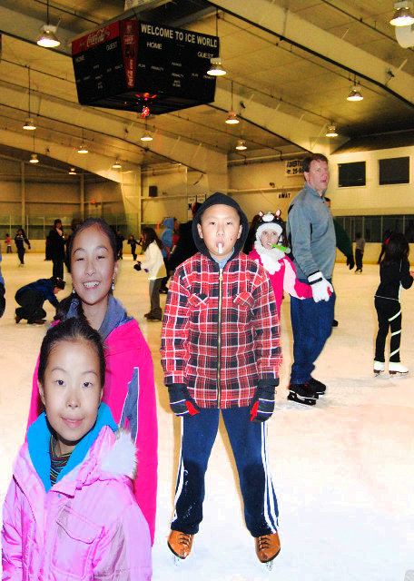2011-12-31_Ice Skating @ Hatfield Ice Arena0001.JPG
