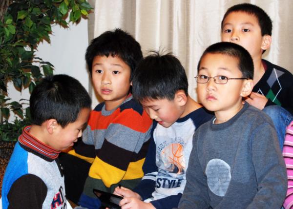 2009-01-01_Davin-Charlee-Aiden @ Nintendo DS0001.JPG