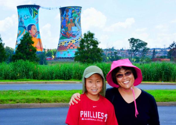 2014-01-10_Orlando Towers in Johannesburg-20001.JPG