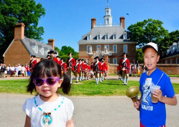 2014-05-26_Governor's Palace Front in Williamsburg-1M0001.JPG