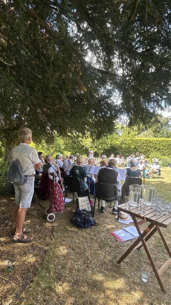 1765434773914604.jpg IMG_2274.HEIC (1).jpg