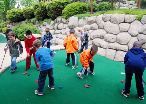 2009-05-17_Miniature Golf-10001.JPG