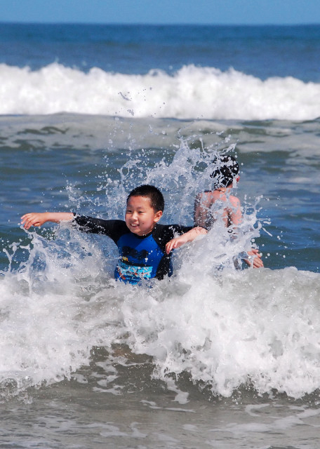 2012-05-26_Breaking Waves @ Chincoteague0001.JPG