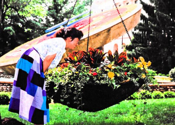 1992-06-01_Frankfort_Floral Clock-20001.JPG