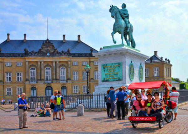2016-06-25_Amalienborg_Frederick VIII's Palace �����ձ��������Ұ����ʹ�0001.JPG