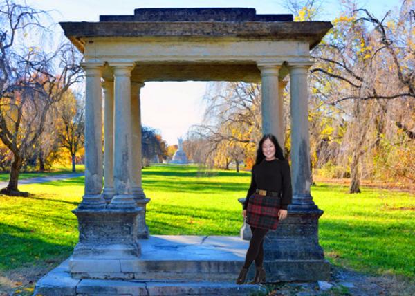 2000-05-22_Stone Gazebo0001.jpg