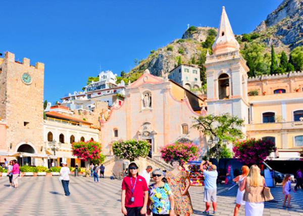 2015-07-02_Piazza IX Aprile @ Taormina0001.JPG