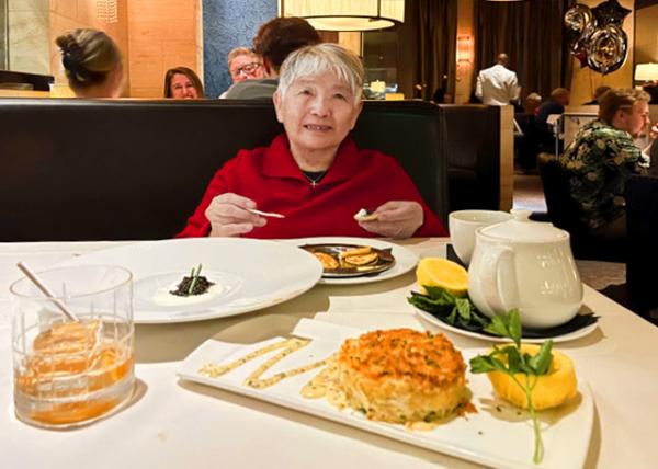 2024-03-03_02_Jumbo Lump Crab Cake & Royal Ossetra Petrossian Caviar Served w Blinis & Cr��me Fraîche  20g0001.JPG