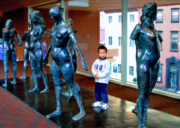 12-17-06_ 2006-12-17_Arlene Love Eight Figures ���İ����ˡ�on a Piazza 1986 Resin Casting0001.JPG