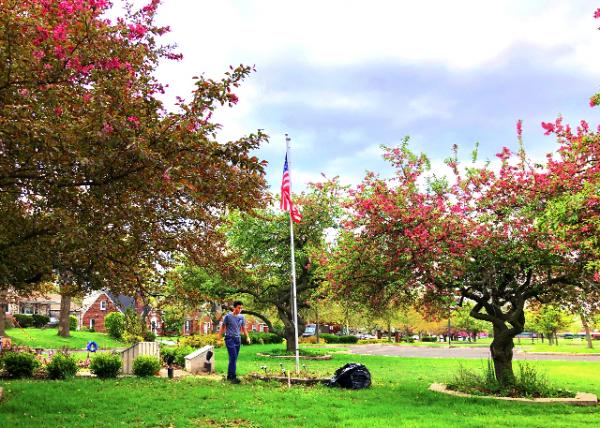 2019-04-22_Key Club @ Memorial Garden.jpg