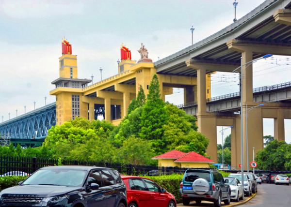 2019-07-20_3-Flag & Industry Agriculture Military Education & Trade-30001.JPG