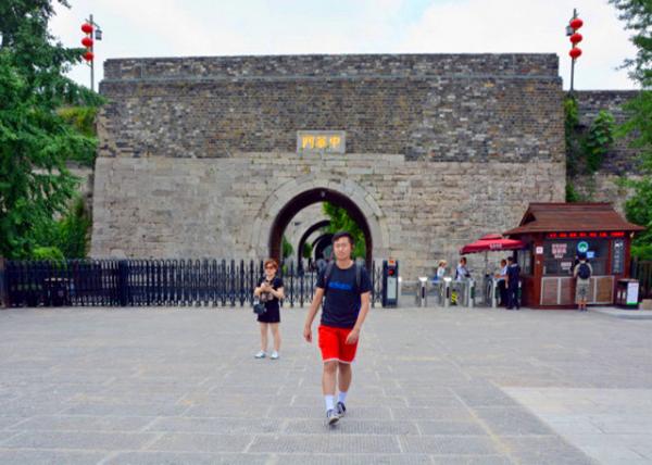 2019-07-20_Gate of China-10001.JPG