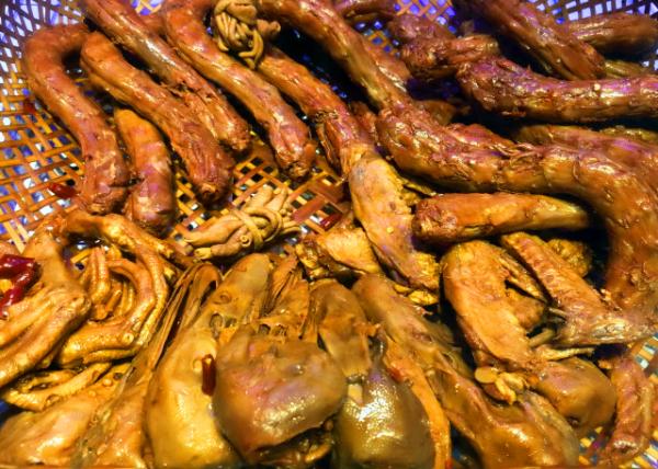 2019-07-18_Food_Boiled Duck Neck with Spices0001.JPG