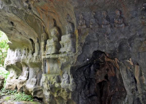 2019-07-22_Buddhist Grottoes in Green Forest Cave0001.JPG