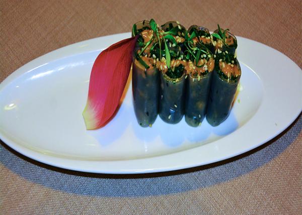 2019-07-22_Shepherd's Purse in Arrowroot Rolls0001.JPG