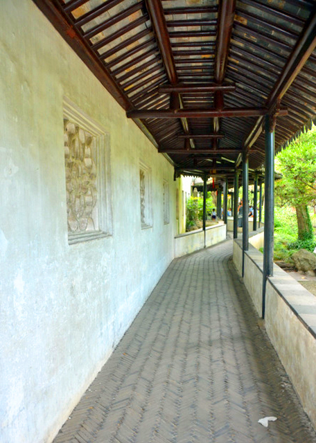 2019-07-23_Veranda & Tracery Window0001.JPG