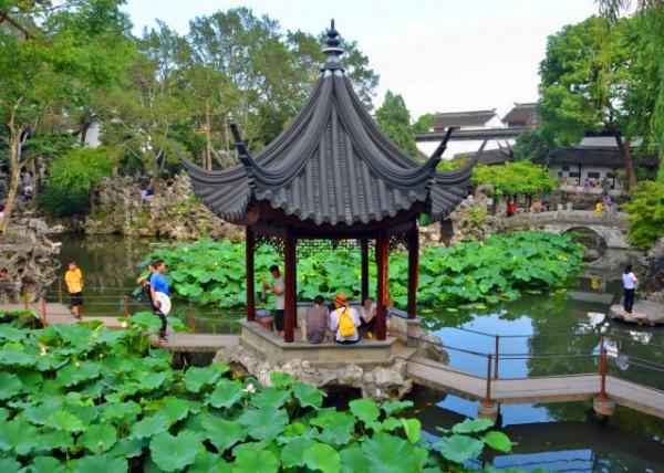 2019-07-23_Mid-Lake or Waterfall-in-View Pavilion-30001.JPG