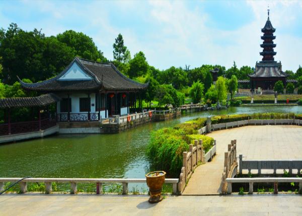 2019-07-24_Billows-hiding & Green Forest Pavilion_ Hall of Four Auspicious Merits0001.JPG