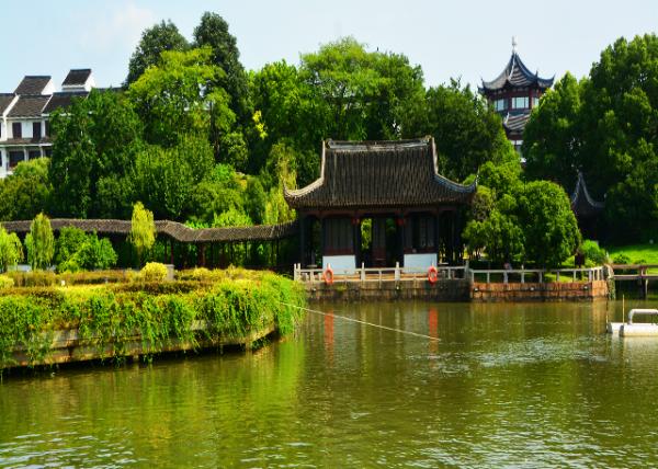 2019-07-24_Billows-hiding & Green Forest Pavilion0001.JPG