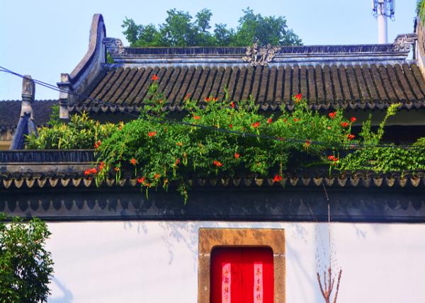 2019-07-24_Temple for Imperial Order Built to Pay A Debt of Gratitude_Side Houses0001.JPG