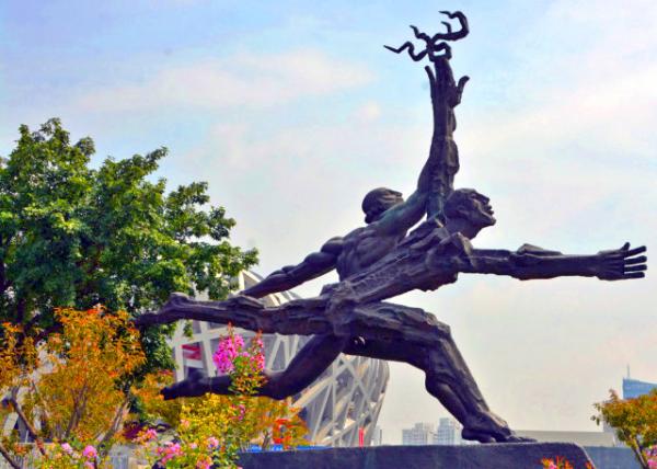 2018-08-17_Olympic Green_Sculpture Olympic Torch Relay0001.JPG