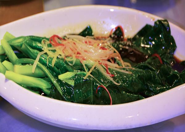 2018-08-25_Food_Stir-fried Collard Greens0001.JPG