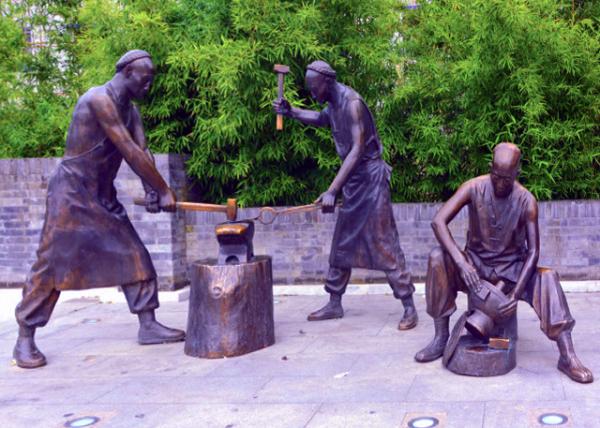 2018-08-18_Qianmen Sanli River_Sculpture0001.JPG