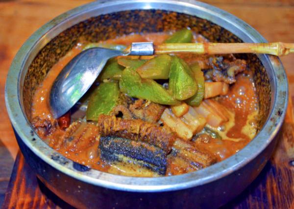 2018-08-19_Food_Braised Eels0001.JPG