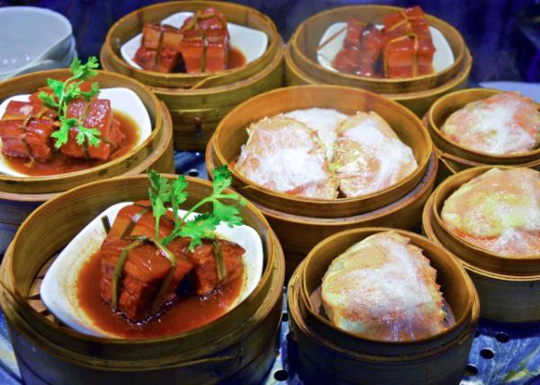 2018-08-19_Food_Braised Trotter-Braised Pork Belly-Crab Roe w Eight Delicacies0001.JPG