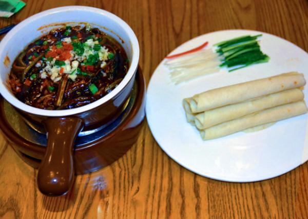 2018-08-21_Food_Eels in A Sizzling Stone Bowl w Pancakes���������������0001.JPG