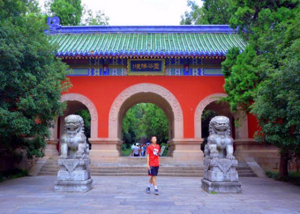 2018-08-20_Spirit Valley Temple_Gate0001.JPG