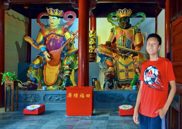 2018-08-20_Spirit Valley Temple_Mahavira Hall_Four Heavenly Kings_Chief of the Four Kings & Protector of the North-King of the West & One Who Sees All0001.JPG