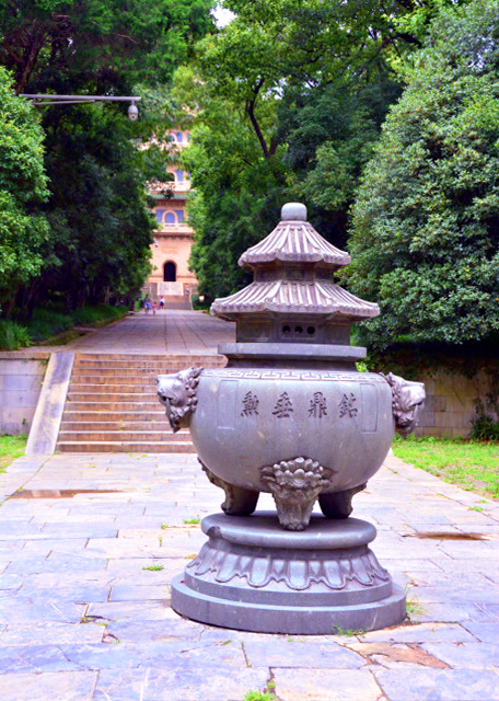 2018-08-20_Spirit Valley Temple_Incense Burner-10001.JPG