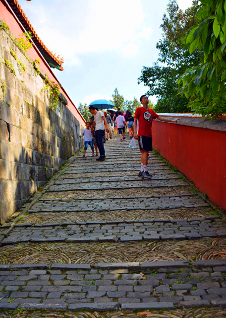 2018-08-20_Ming Filial Mausoleum_Ming Tower_Stairs0001.JPG