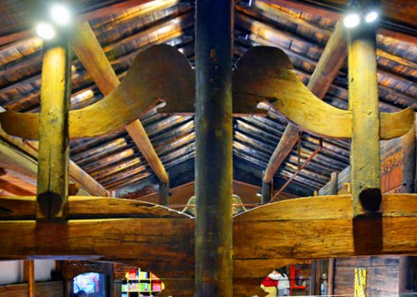 2018-08-19_Old East Gate_Great Grace Bookstore_Window0001.JPG