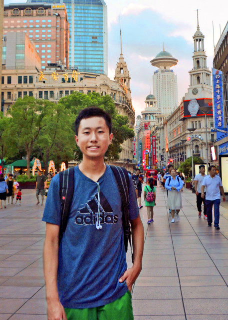 2018-08-22_Street_Nanjing Road Pedestrian Street w Radisson Blu Hotel Shanghai New World0001.JPG