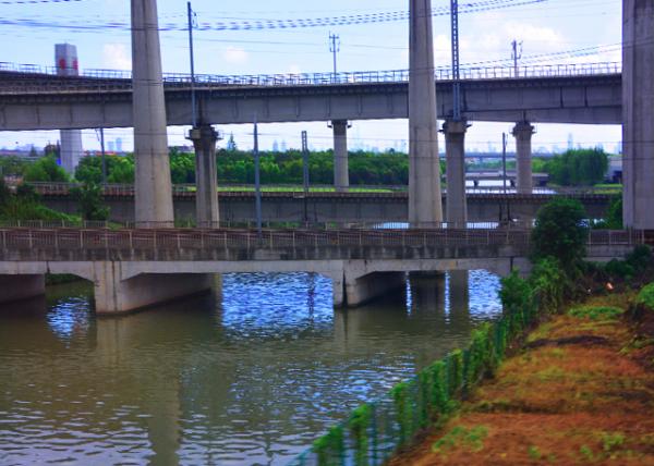 2018-08-22_River_Wusong w a Complex System of Grade-Separated Railway Viaducts & Bridges0001.JPG