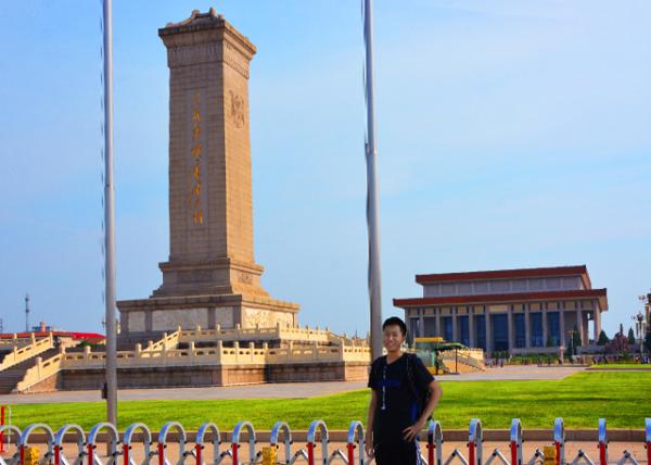 2018-08-25_Beijing_Monument to the People's Heroes & Mausoleum of Mao Zedong0001.jpg
