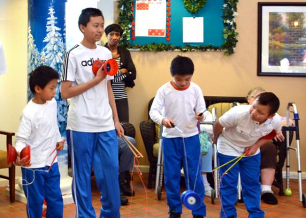 2017-02-04_Yo-Yo Volunteer Performers �������������_510001.JPG