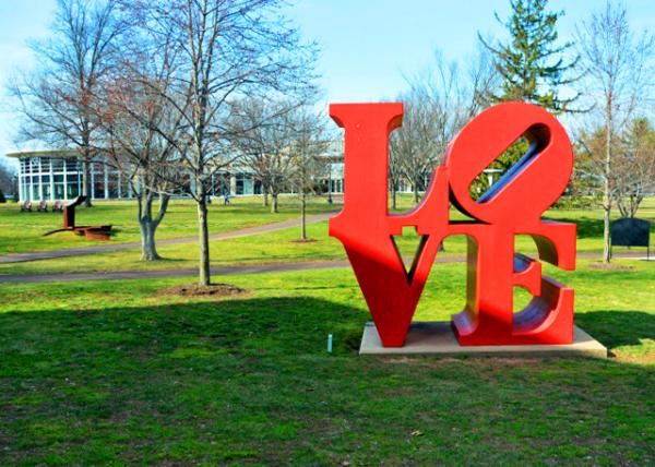 2016-03-10_Sculpture_Love after Robert Indiana �޲��ء�ӡ�ڰ��ɡ�������Ʒ 0001.JPG