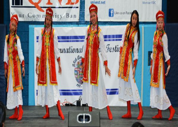 2016-04-16_Girls on the Prairie ��ԭ����001.JPG