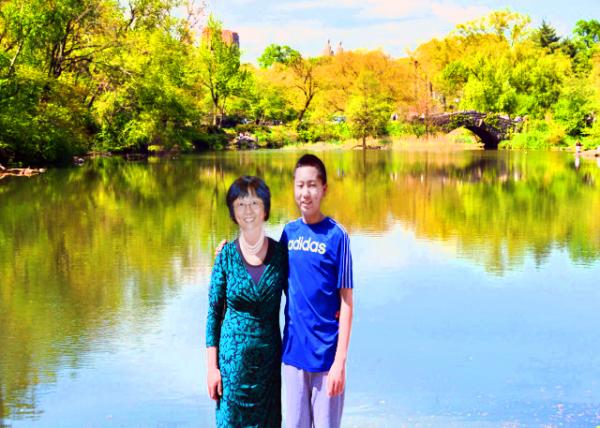 2016-04-30_Ctr Park Gapstow Bridge over the Pond-20001.JPG