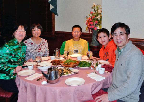 2015-02-20_Jianying-Fuyong-Max-Aiden-Hongxia Lai Lai Garden ������԰���޷�ζ-10001.JPG